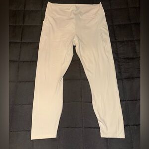 Fabletics Oasis Pure Luxe High-Waisted Leggings - white/cream